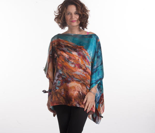 Poncho non guardarsi indietro - davanti - Opere da indossare - Milena Tortorelli